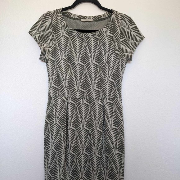 Metalicus Australia - Green Geometric/Leaf Print Midi Dress. Size S - Picture 6 of 8